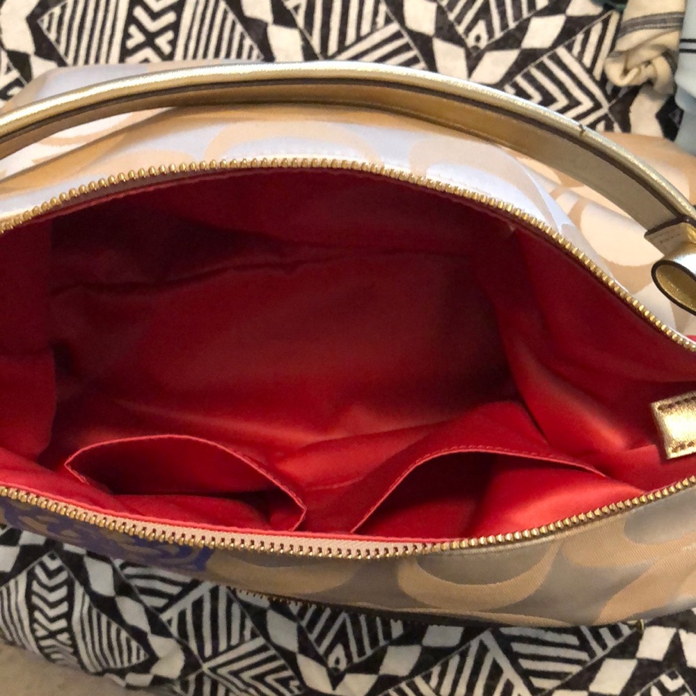 Purse - Picture 3 of 3